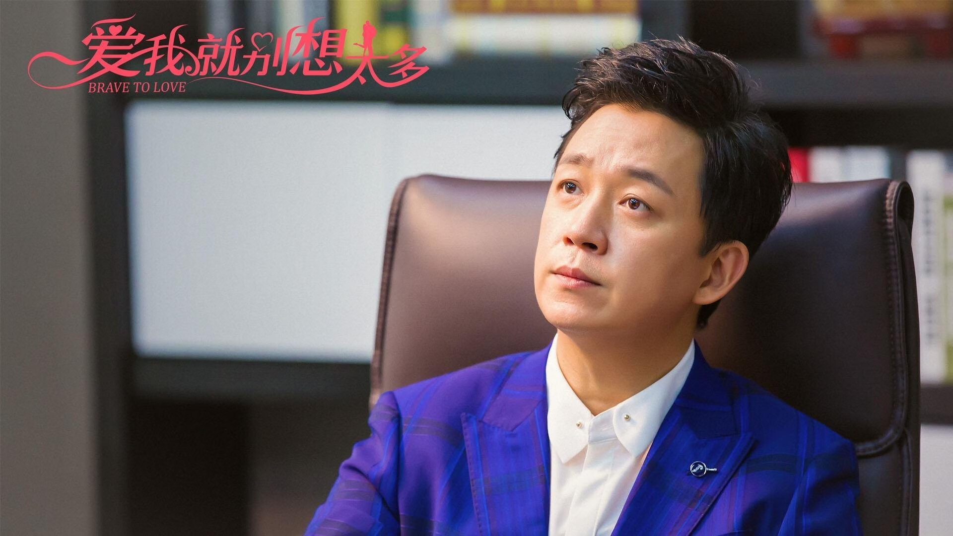 _温暖瞬间：运动员赛后帮助对手站起来_，运动员受伤后继续比赛的精神